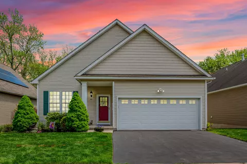 49 Pinehurst Dr #49, East Haven, CT 06513