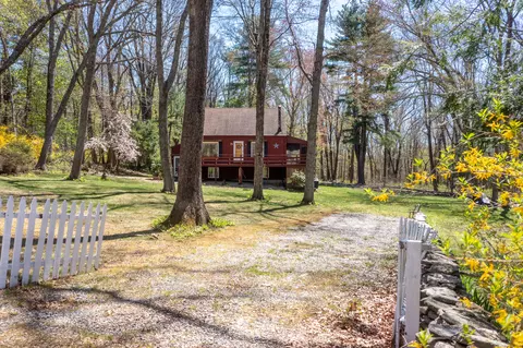 79 Pierce Rd, Putnam, CT 06260