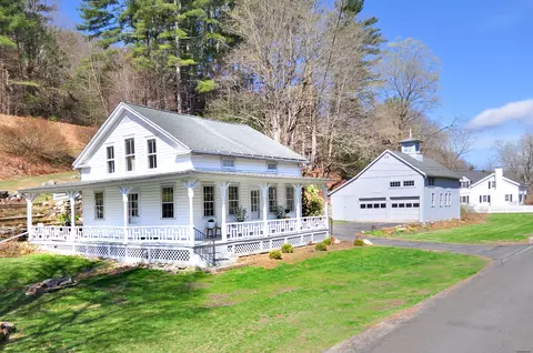 29 W River Rd, Barkhamsted, CT 06063