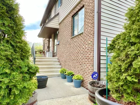 202 Soundview Ave #26, Stamford, CT 06902