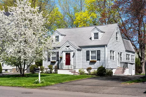65 Maple St, Darien, CT 06820