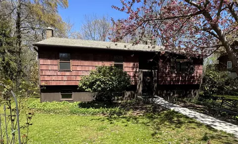 653 Andrew Mountain Rd, Naugatuck, CT 06770