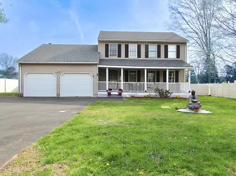 140 Hilltop Farms Ln, East Hartford, CT 06118