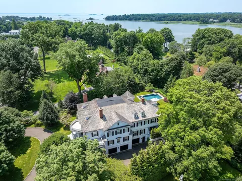 35 Club Rd, Riverside, CT 06878
