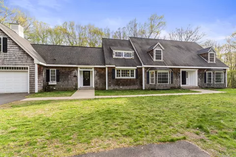 74 High St, Portland, CT 06480