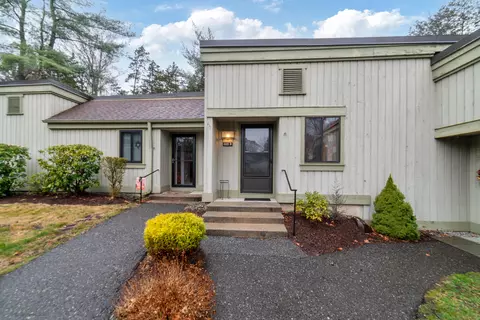 669 Heritage Vlg #B, Southbury, CT 06488