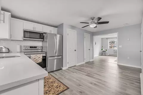 38 Ann St #1E, Naugatuck, CT 06770