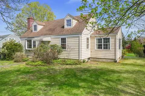 10 Ryegate Rd, Fairfield, CT 06824