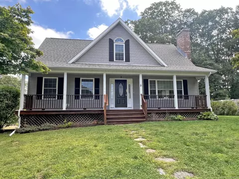 9 Murzen Ln, Plainville, CT 06062
