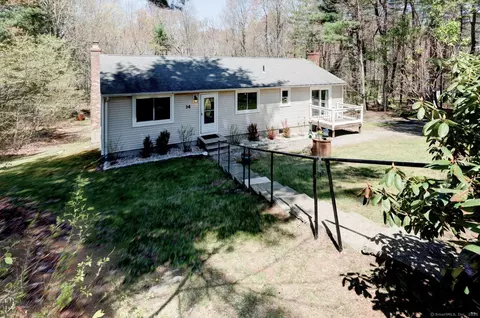 14 White Rd, Ellington, CT 06029
