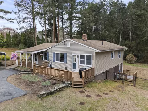 9 Golden Dr, Plainfield, CT 06374
