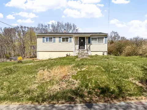 54 Lorenzo St, Norwich, CT 06360