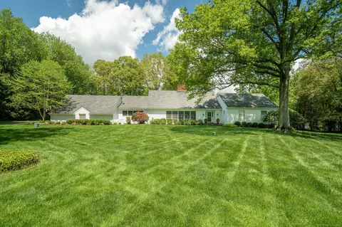 93 Adams Ln, New Canaan, CT 06840