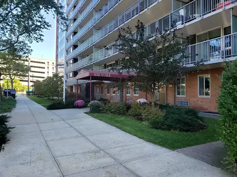 100 York St #5M, New Haven, CT 06511
