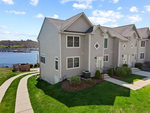 64 Scotch Cap Rd #139, Quaker Hill, CT 06375