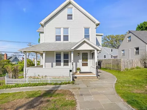 2 Quintard Ave, Norwalk, CT 06854