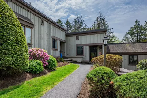9 Heritage Cir # B, Southbury, CT 06488