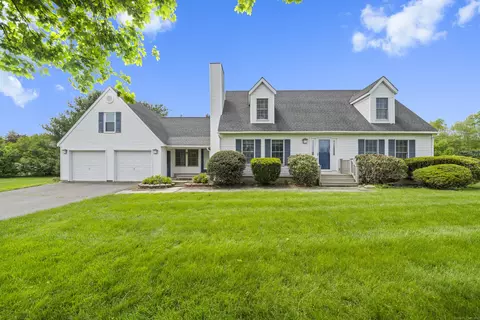 3 Eastwood Dr, Granby, CT 06060
