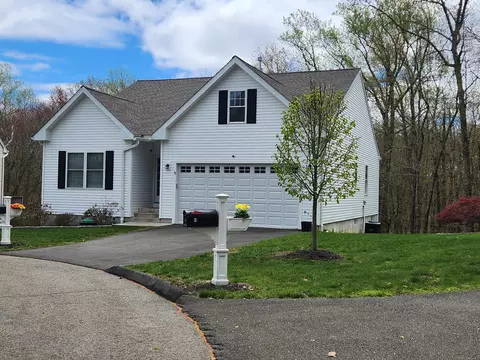 286 Beth Ln #13, Waterbury, CT 06705