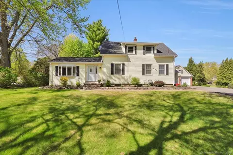 808 Matianuck Ave, Windsor, CT 06095