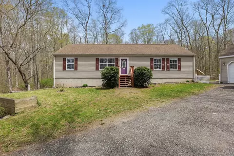 58 High Meadow Dr, Plainfield, CT 06374
