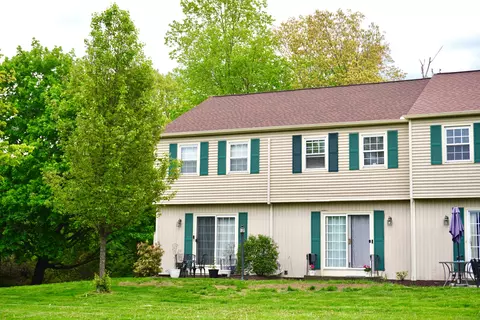 79 Prange Rd #79, Brookfield, CT 06804