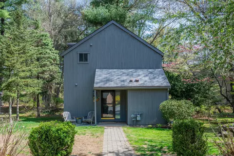 7 Gray Pine Cmn #7, Avon, CT 06001