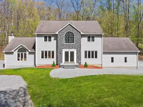 43 Tram Dr, Oxford, CT 06478