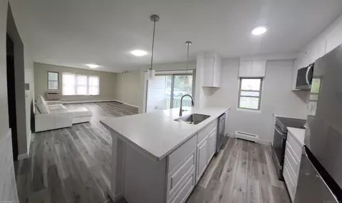 58 Henry St #58, Norwich, CT 06360