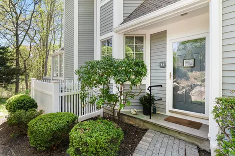 33 Hale Ln #33, Darien, CT 06820