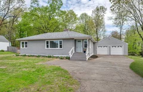 1044 E Street St N, Suffield, CT 06078