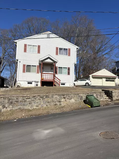 35 Woodward Ave, Waterbury, CT 06705