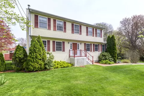 117 Middlebrooks Ave, Trumbull, CT 06611