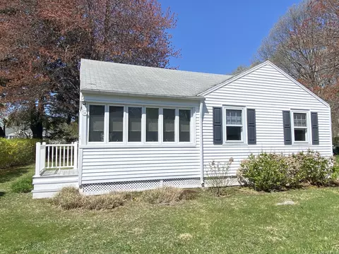 318 Billow Rd, Old Lyme, CT 06371