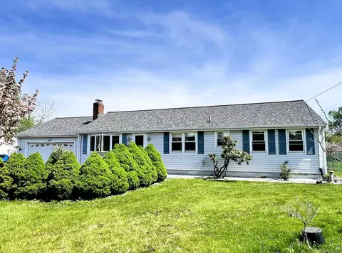 80 Raymond Rd, Rocky Hill, CT 06067