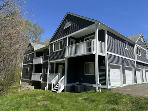 103 D Wendover Dr #D, Monroe, CT 06468