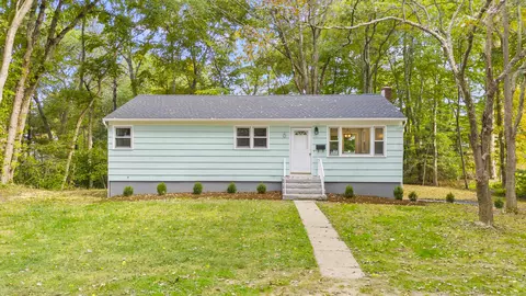 6 Ledge Trl, Lyme, CT 06371
