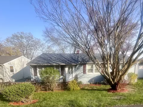 8 Tetlow St, West Haven, CT 06516