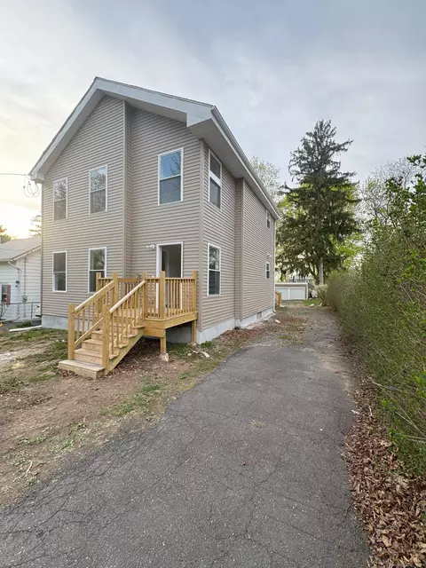 23 Silver St, Middletown, CT 06457