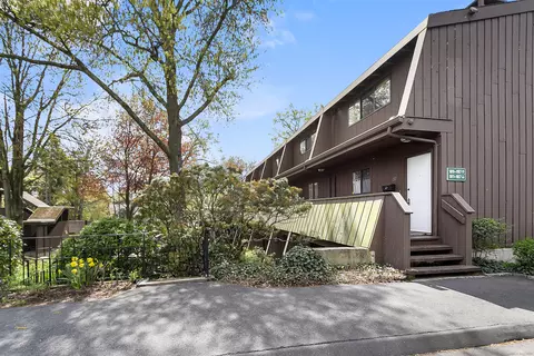 193 Knapps Hwy #193, Fairfield, CT 06825