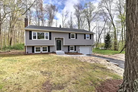 27 Upson Dr, Oxford, CT 06478