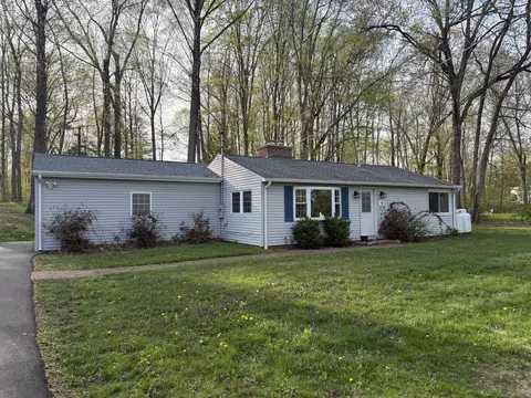 10 Old Hickory Ln, Branford, CT 06405