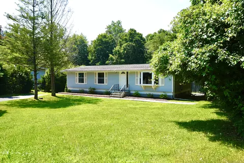 61 Forest St, Naugatuck, CT 06770