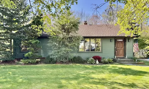 38 Wepawaug Dr, Milford, CT 06461