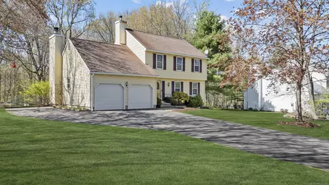 12 Weatherside Dr, Wallingford, CT 06492