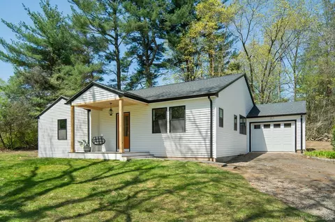 3 Apple Ln, Redding, CT 06896