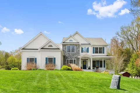 66 Laurelwood Pond Ln, New Hartford, CT 06057