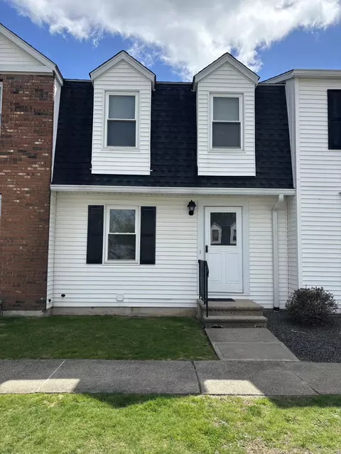 2 Colonial Vlg #2, Shelton, CT 06484