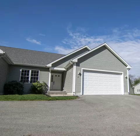 25 Hummingbird Way #25, Killingly, CT 06241
