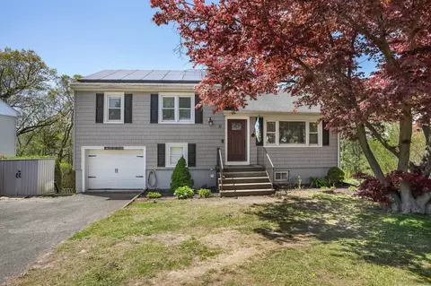 16 Skyline Ter, Danbury, CT 06810